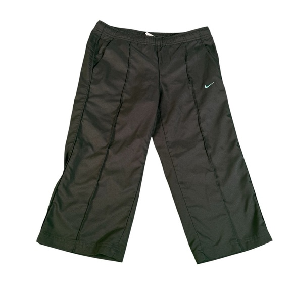 Nike Capri Training Pants Womens Small Black Cropped Stretch Active Gym - Picture 1 of 12
